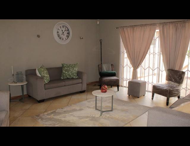 3 BEDROOM HOUSE FOR SALE IN BRACKENHURST